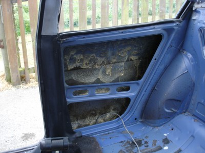 76 sud tidy up and respray 010.JPG