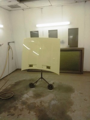 Alfa Sud 76.jpg (505.79 KiB) Viewed 27214 times Bonnet is now finished in Ionian Ivory top coat!